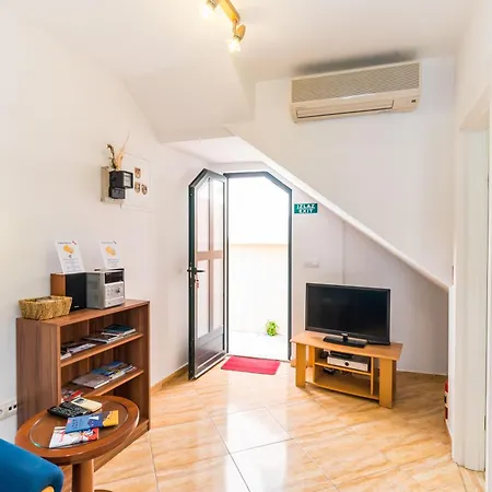 Vana Apartment